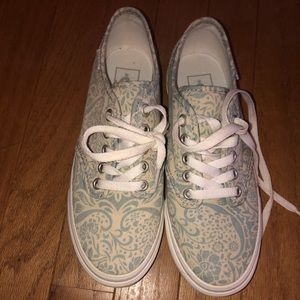 Paisley women’s vans size 6